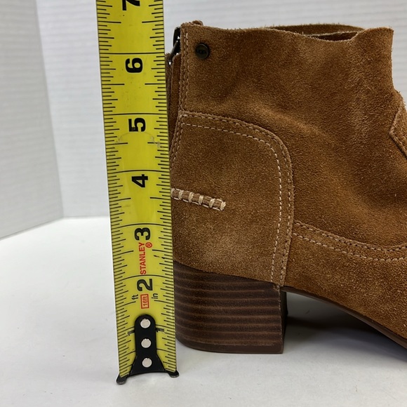 SOLD IN STORE UGG Bandara Block Heel Ankle Boots Suede 3 Size 7 - Picture 13 of 13
